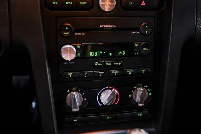 2005 Ford Mustang GT Deluxe