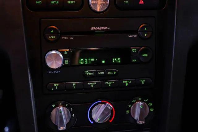 2005 Ford Mustang GT Deluxe