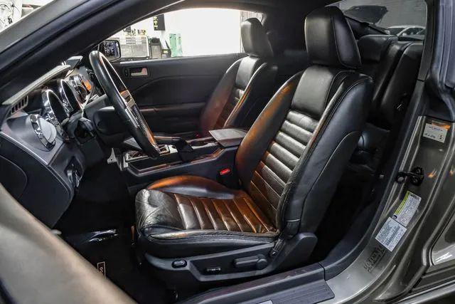 2005 Ford Mustang GT Deluxe