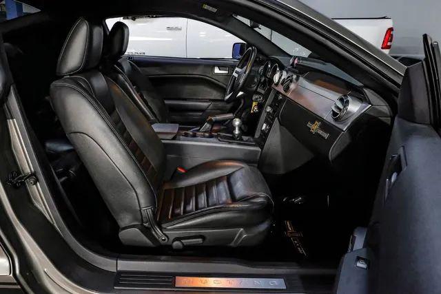 2005 Ford Mustang GT Deluxe