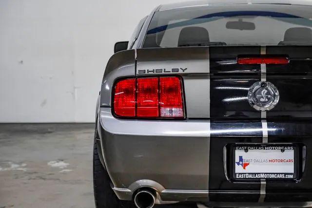 2005 Ford Mustang GT Deluxe
