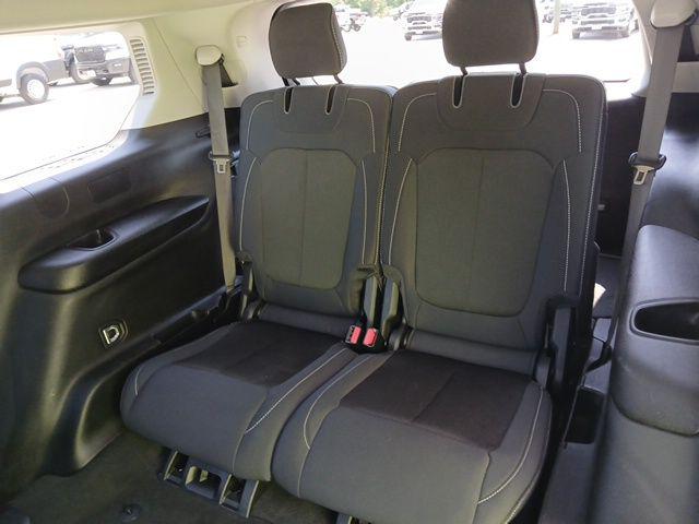 2023 Jeep Grand Cherokee L Laredo 4x2