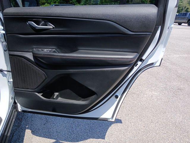 2023 Jeep Grand Cherokee L Laredo 4x2
