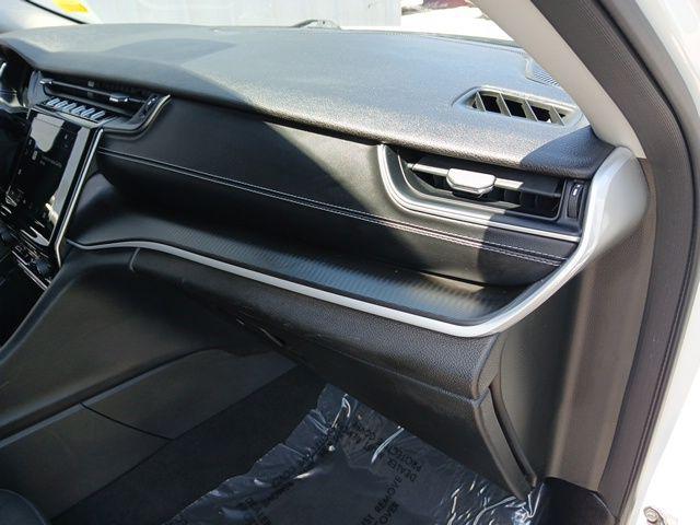 2023 Jeep Grand Cherokee L Laredo 4x2