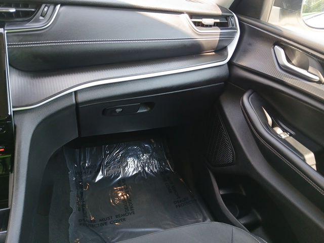 2023 Jeep Grand Cherokee L Laredo 4x2