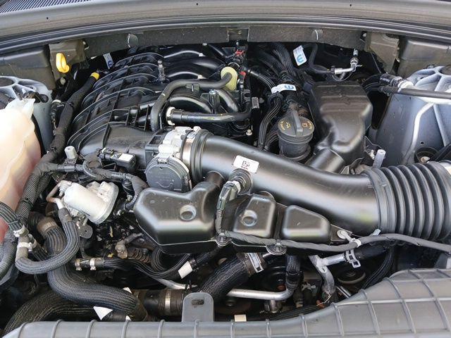 2023 Jeep Grand Cherokee L Laredo 4x2