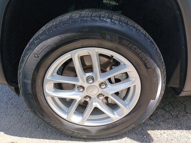 2023 Jeep Grand Cherokee L Laredo 4x2