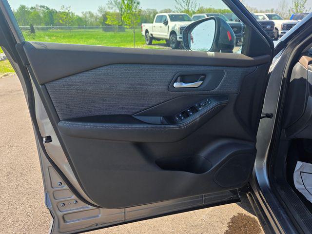 2021 Nissan Rogue SV FWD