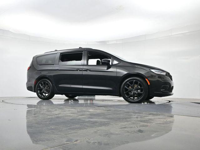 2021 Chrysler Pacifica Touring