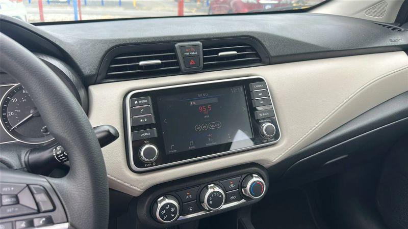 2021 Nissan Versa SV Xtronic CVT
