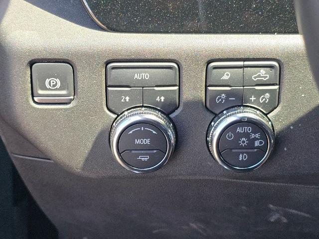 2025 GMC Sierra 1500 4WD Crew Cab Short Box SLT
