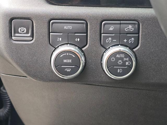 2025 GMC Sierra 1500 4WD Crew Cab Short Box SLT