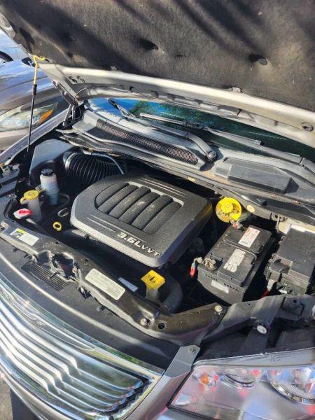 2016 Chrysler Town & Country Touring