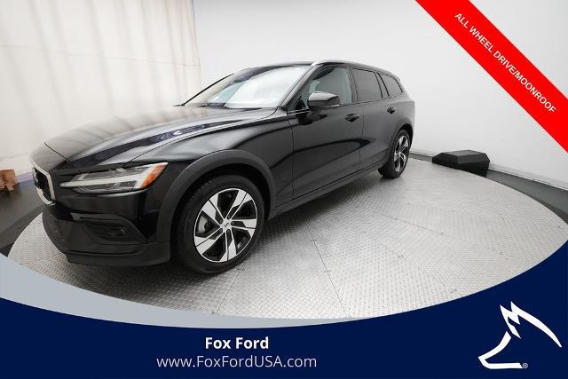 2025 Volvo V60 Cross Country Plus, B5 AWD Gas (mild hybrid) for sale in Grand Rapids, MI