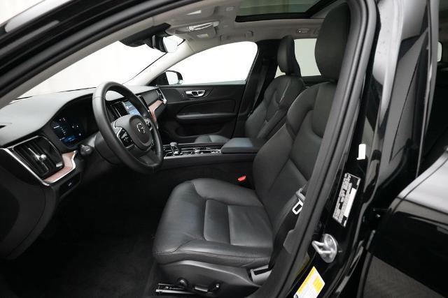 2025 Volvo V60 Cross Country Plus, B5 AWD Gas (mild hybrid)