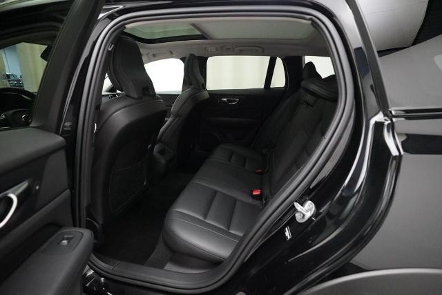 2025 Volvo V60 Cross Country Plus, B5 AWD Gas (mild hybrid)