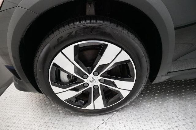 2025 Volvo V60 Cross Country Plus, B5 AWD Gas (mild hybrid)