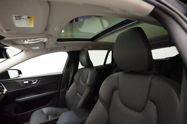 2025 Volvo V60 Cross Country Plus, B5 AWD Gas (mild hybrid)
