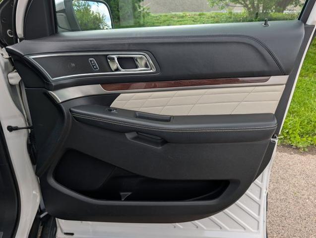 2017 Ford Explorer Platinum