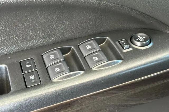 2022 GMC Canyon 2WD Crew Cab Short Box Elevation
