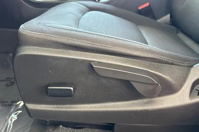 2022 GMC Canyon 2WD Crew Cab Short Box Elevation