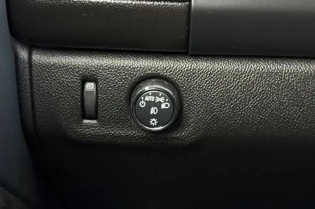 2022 GMC Canyon 2WD Crew Cab Short Box Elevation