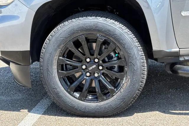 2022 GMC Canyon 2WD Crew Cab Short Box Elevation