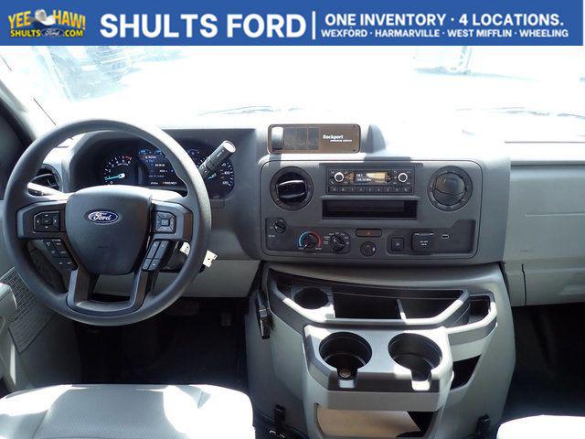 2027 Ford E-Series Cutaway Base