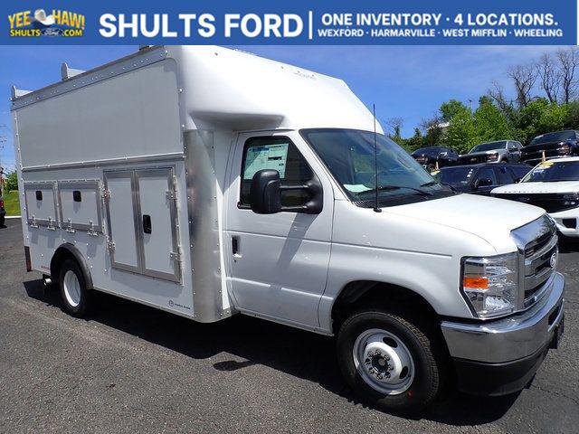 2027 Ford E-Series Cutaway Base