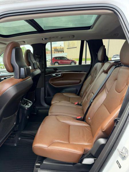 2018 Volvo XC90 T6 Momentum