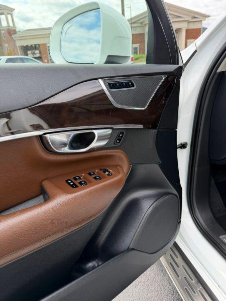 2018 Volvo XC90 T6 Momentum