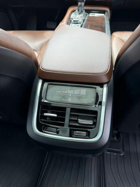 2018 Volvo XC90 T6 Momentum