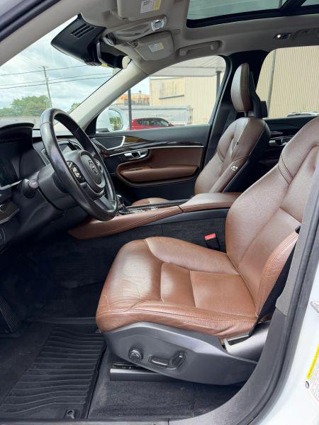 2018 Volvo XC90 T6 Momentum