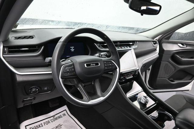 2023 Jeep Grand Cherokee Laredo 4x4