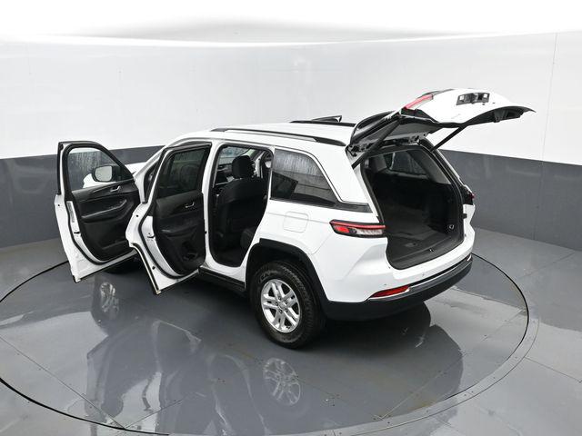 2023 Jeep Grand Cherokee Laredo 4x4