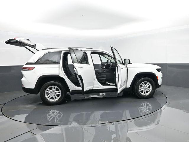 2023 Jeep Grand Cherokee Laredo 4x4