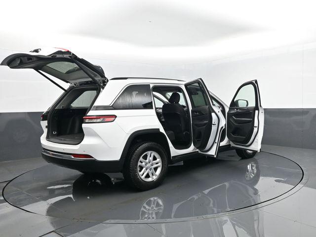 2023 Jeep Grand Cherokee Laredo 4x4