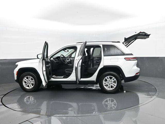 2023 Jeep Grand Cherokee Laredo 4x4