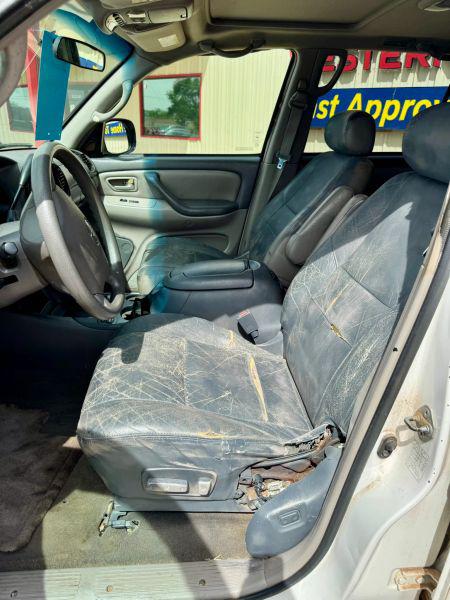 2003 Toyota Sequoia SR5 V8