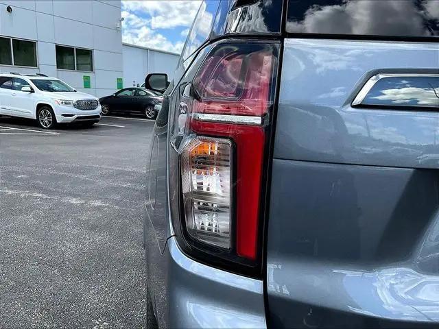 2021 Chevrolet Suburban 4WD RST
