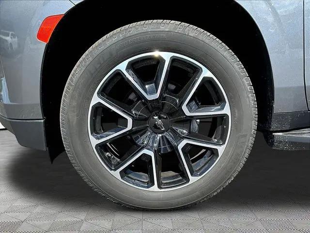 2021 Chevrolet Suburban 4WD RST