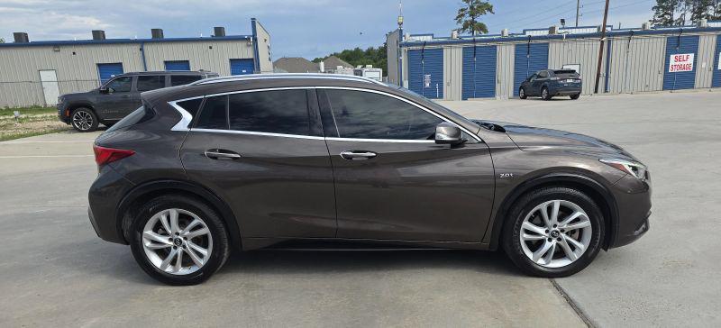 2019 INFINITI QX30 LUXE