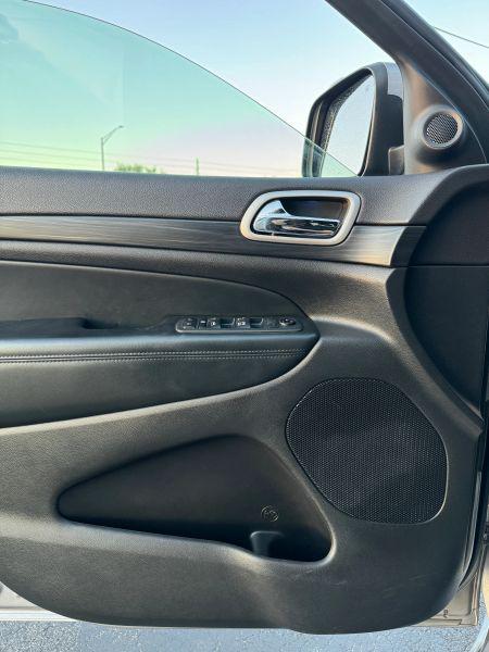 2020 Jeep Grand Cherokee Altitude 4x2