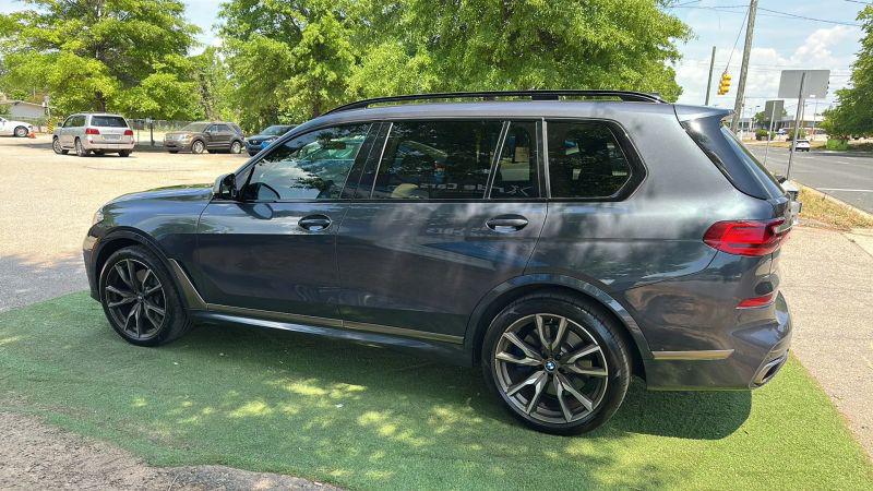 2021 BMW X7 M50i