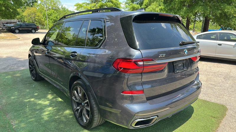 2021 BMW X7 M50i