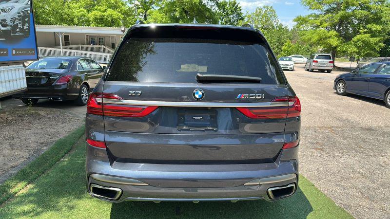2021 BMW X7 M50i