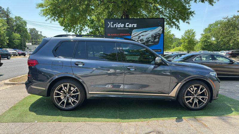 2021 BMW X7 M50i