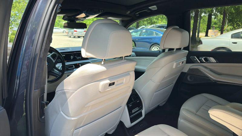 2021 BMW X7 M50i