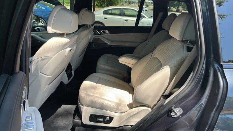 2021 BMW X7 M50i