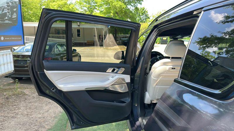 2021 BMW X7 M50i